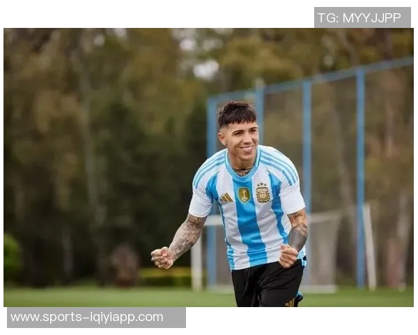 皮耶罗社媒意外曝光2026年阿根廷西班牙球衣引发热议迅速删除