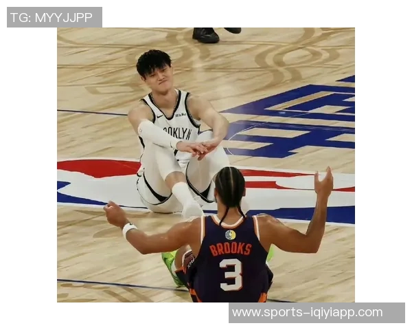 曾凡博回防失位被狄龙三分命中比赛局势瞬息万变 曾凡博回防失位被狄龙三分命中比赛局势瞬息万变