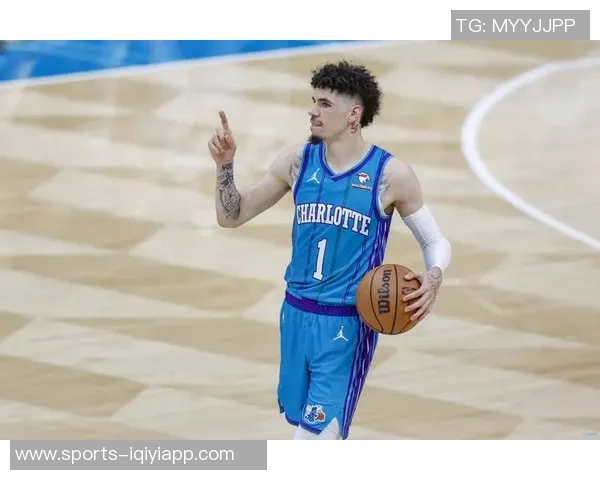 拉梅洛鲍尔因脚踝不适提前离场本场比赛将无法继续参赛 拉梅洛鲍尔因脚踝不适提前离场本场比赛将无法继续参赛