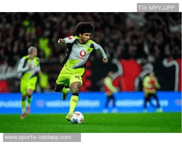 阿德耶米替换时摔水瓶引发争议科瓦奇回应称没有必要