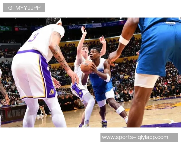 34号秀对位浓眉表现出色7中7砍下14分10板正负值高达24 34号秀对位浓眉表现出色7中7砍下14分10板正负值高达24